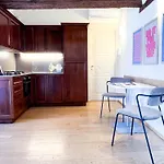 Comecasa Ampio Bilocale In Piazza San Secondo * آستي