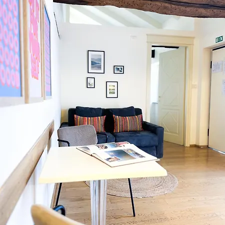 Comecasa Ampio Bilocale In Piazza San Secondo Apartment