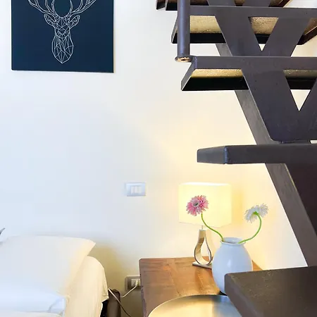 Comecasa Ampio Bilocale In Piazza San Secondo