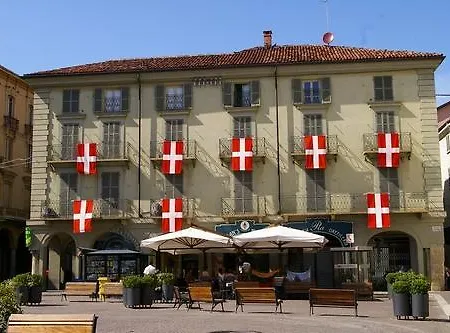 Comecasa Ampio Bilocale In Piazza San Secondo 아스티