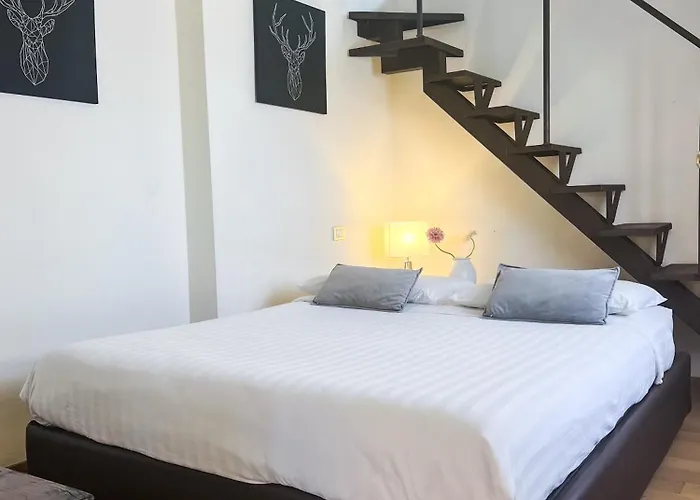 Comecasa Ampio Bilocale In Piazza San Secondo