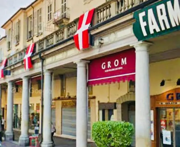 Comecasa Ampio Bilocale In Piazza San Secondo Apartamento Asti